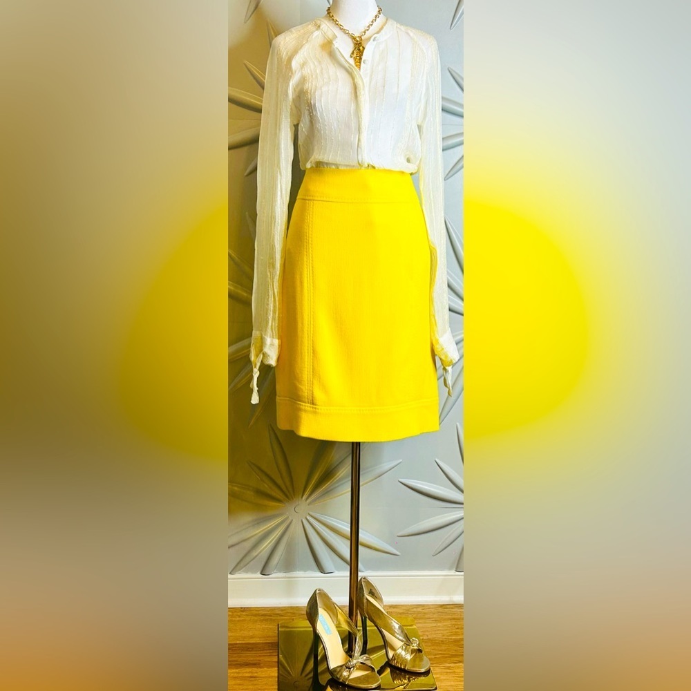 Lourdes Chavez SZ S/M yellow skirt with rear concealed zipper, waist 35”